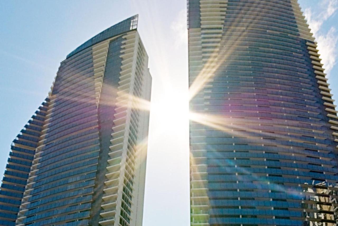 5 Bedroom Executive Sub Penthouse In The Heart Of Surfers With Full Ocean Views - Sleeps 12 - Circle On Cavill Amazing!! Gold Coast Buitenkant foto