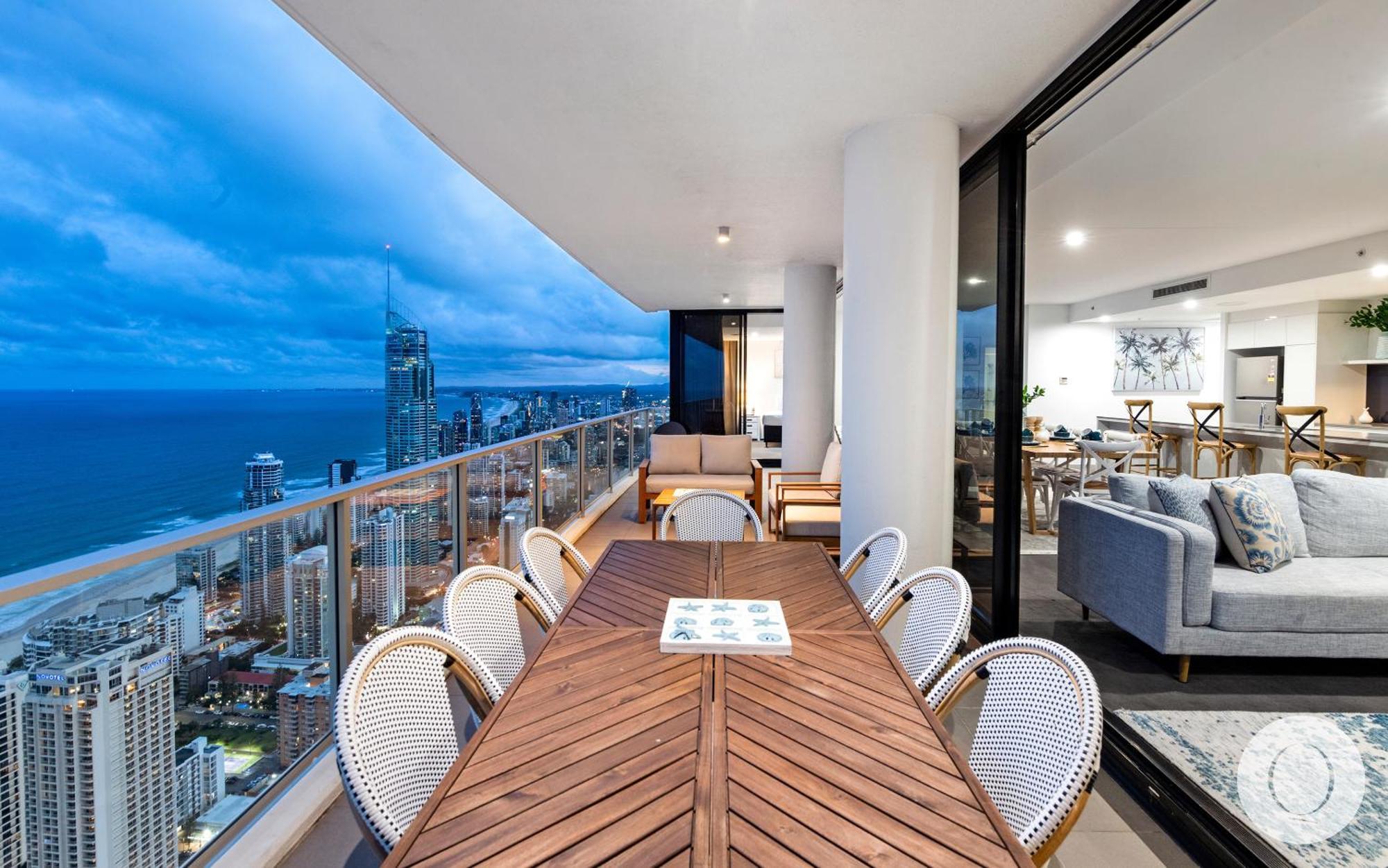 5 Bedroom Executive Sub Penthouse In The Heart Of Surfers With Full Ocean Views - Sleeps 12 - Circle On Cavill Amazing!! Gold Coast Buitenkant foto