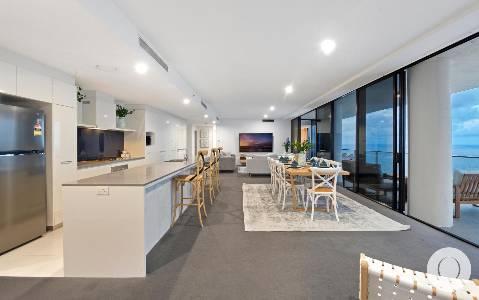 5 Bedroom Executive Sub Penthouse In The Heart Of Surfers With Full Ocean Views - Sleeps 12 - Circle On Cavill Amazing!! Gold Coast Buitenkant foto
