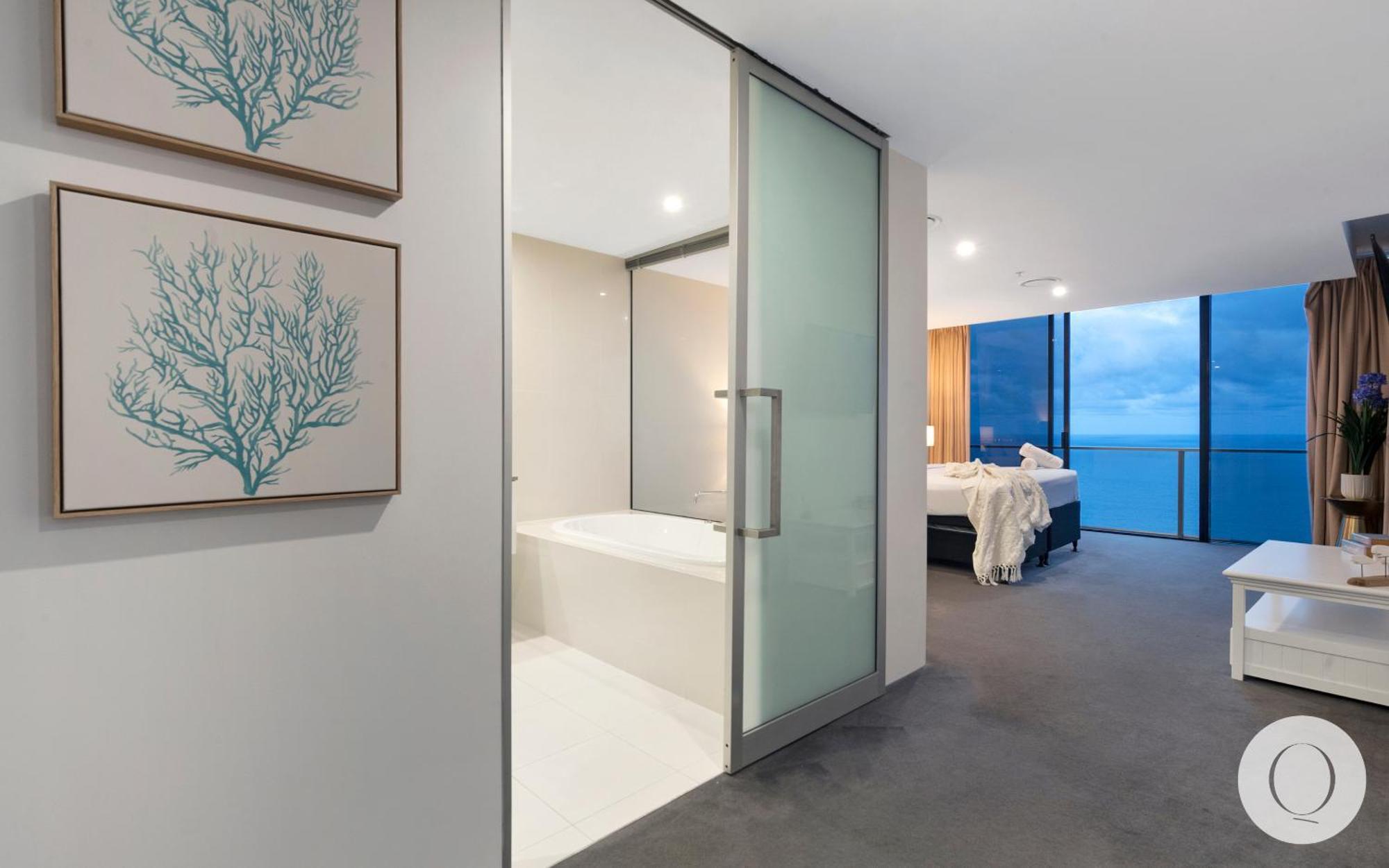 5 Bedroom Executive Sub Penthouse In The Heart Of Surfers With Full Ocean Views - Sleeps 12 - Circle On Cavill Amazing!! Gold Coast Buitenkant foto