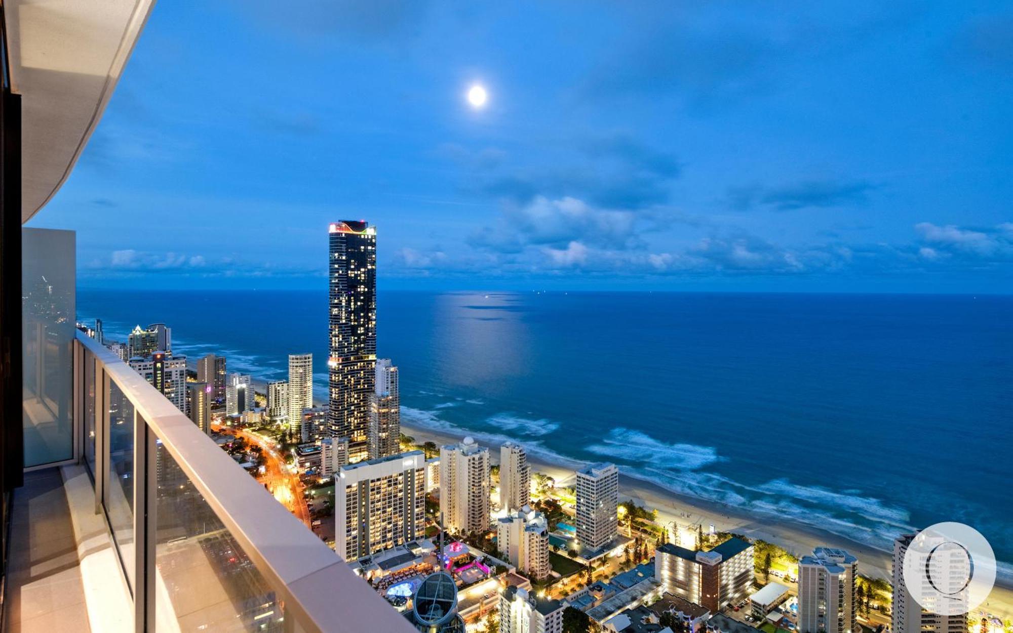 5 Bedroom Executive Sub Penthouse In The Heart Of Surfers With Full Ocean Views - Sleeps 12 - Circle On Cavill Amazing!! Gold Coast Buitenkant foto